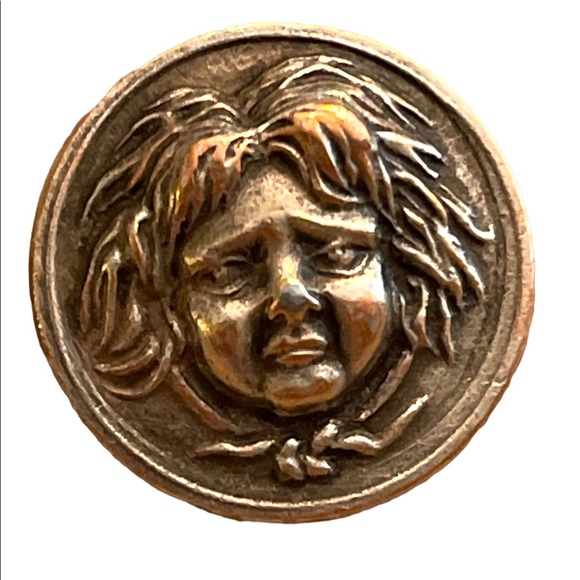 Vintage metal buttons gothic haunted face peasant women Medusa silver mix 1960s - Picture 3 of 12